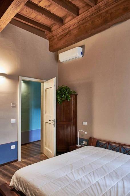 Апартаменты Casa Asja: Cromatismo In Centro Storico Чезена Экстерьер фото